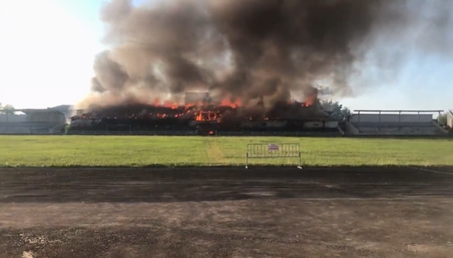 爆炸地点位于该区东部城市卡季伊夫卡(Stakhanov)一处，正好被俄罗斯雇佣兵「瓦格纳集团」占领当作基地的体育馆。(图/截自@revishvilig推特)