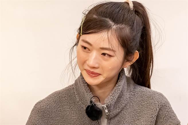 晏柔中曾坦言長大後和媽媽關係疏離，最近因為節目播出有慢慢朝好的方向前進。（台視、好看娛樂提供）