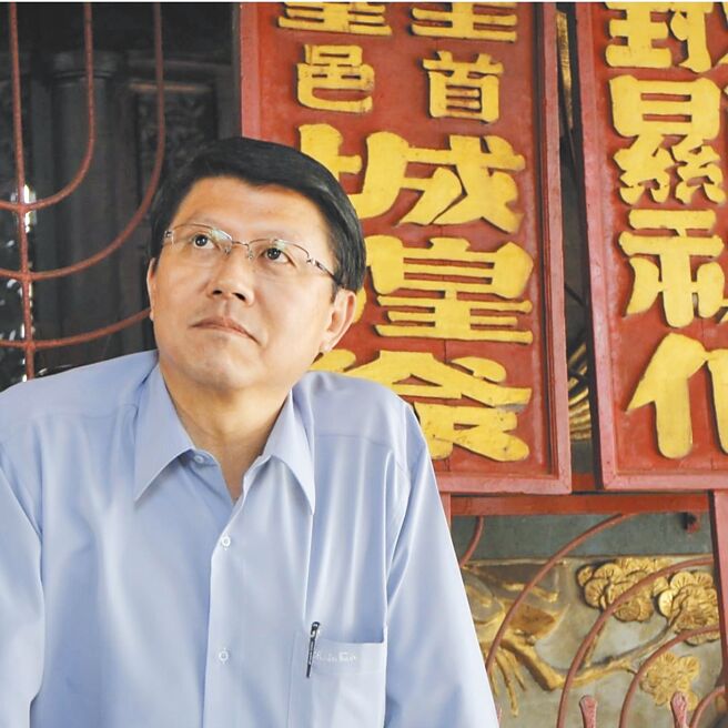 国民党台南市长参选人谢龙介下周将启动「百庙祈福」，要走遍台南市37个行政区的庙宇，为民祈福并倾听民意。（谢龙介提供／曹婷婷台南传真）