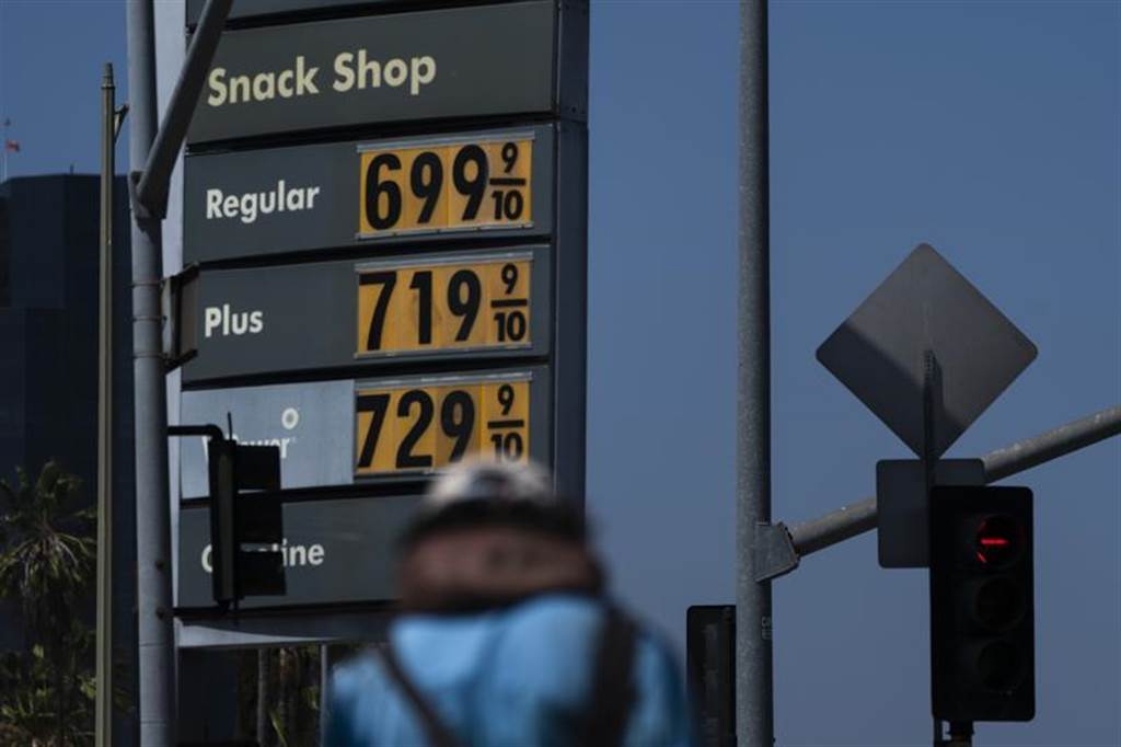 全美平均汽油价格飙破5美元 堪比金融海啸。图/美联社(photo:ChinaTimes)