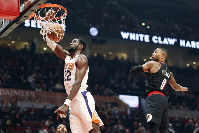 利拉德(右)遭爆想跟艾顿一起打球。(路透资料照)