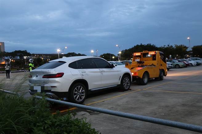 桃园市青埔高铁站惊传双尸命案，新北市李姓夫妻惨遭杀害后放在BMW轿车行李箱。（蔡明亘摄）