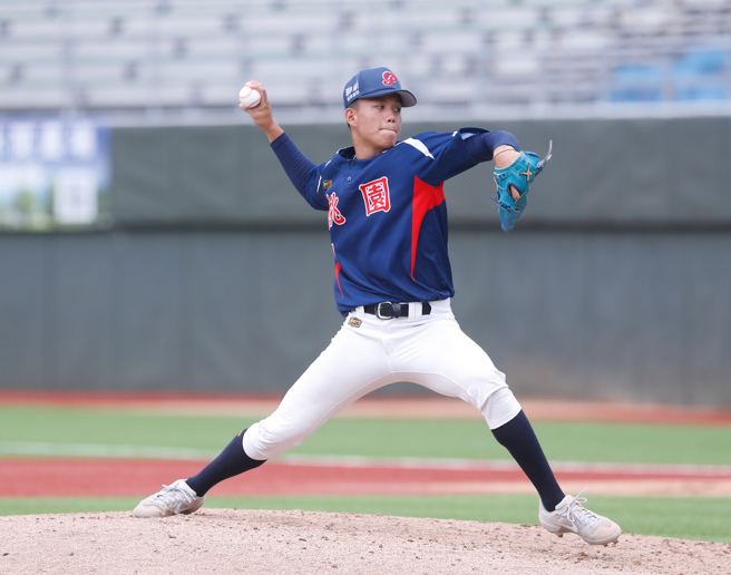 桃園市先發投手陽念希用100球完投7局。（陳怡誠攝）