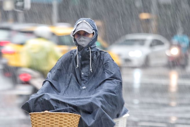 未來3日天氣不穩定，容易出現短延時強降雨。（資料照／杜宜諳攝）