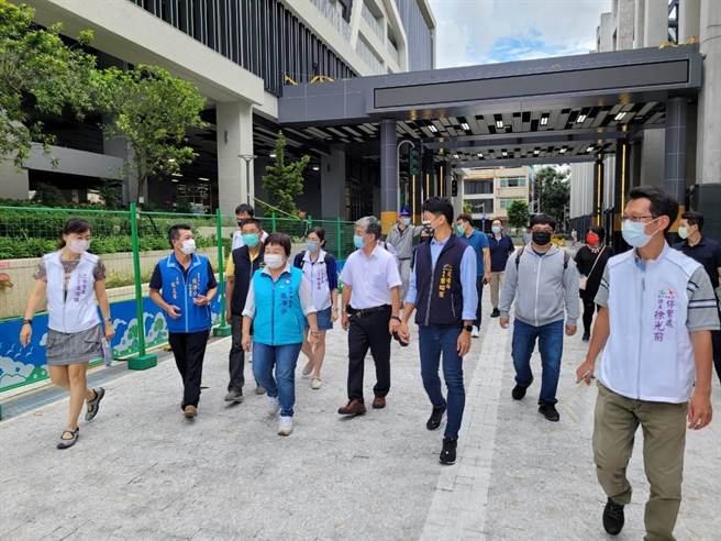 市议员张瀞分昨日特邀集交通局等单位会勘，希望启用后，丰原及山线地区民眾交通更便利。（市议员张瀞分提供），