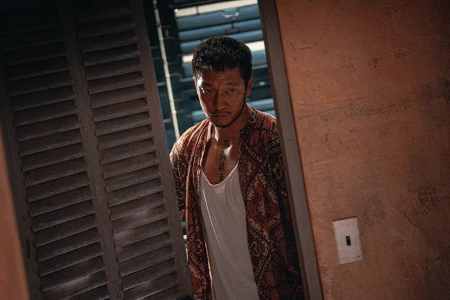 孙锡求在《犯罪都市2》中饰演大反派，却让观眾讨厌不起来。（车库娱乐提供）