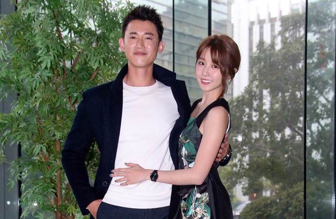 男星吴慷仁2020年认爱女星邵雨薇后，两人对恋情态度也越来越大方，不时还会透过社群放闪。(图/ 取自中时资料库)