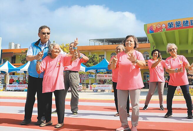 赖峰伟这4年建立县府团队文化，如国民党能尽速完成提名，在澎湖离岛优势还是有的。（张茂雄摄）