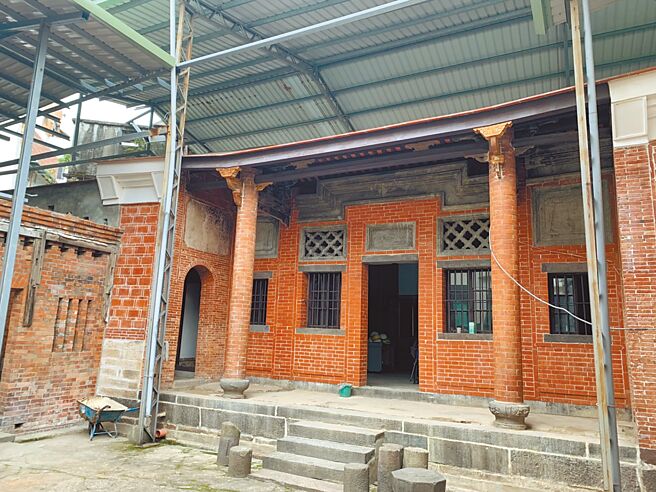 新北市定古蹟「淡水崎仔顶施家古厝」第9度招标成功，文化局预计本月底会召开地方说明会，并在7月动工、2024年完工。（新北市文化局提供／蔡雯如新北报导）