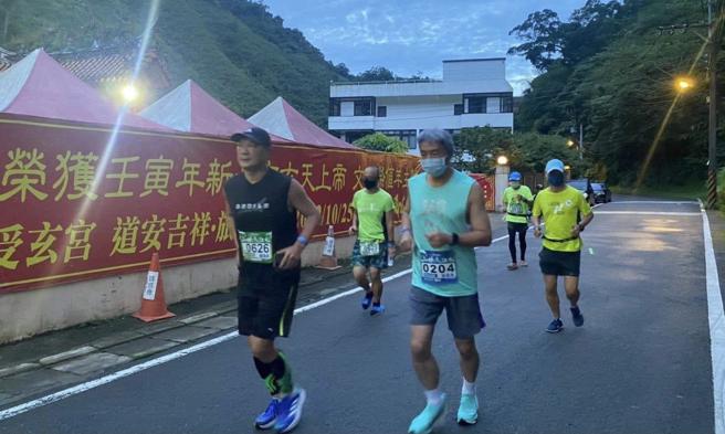 蔡诗萍》虽然没完赛全马，但我也是跑了一个月来最长的距离呢！（照片来源：作者提供）