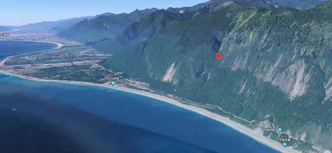 陈姓登山客，因独攀花莲立雾山迷途坠落，消防人员寻获时已头颅破裂身亡，救难人员曝光致命死因。（翻摄自太鲁阁国家公园脸书）