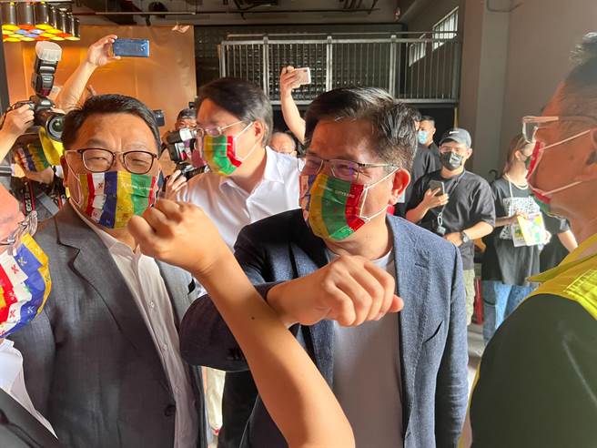前交通部長、無任所大使林佳龍今日上午參訪西二主場館。（陳彩玲攝）