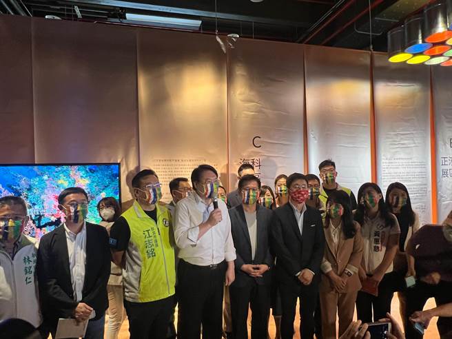 前交通部長、無任所大使林佳龍今日上午參訪西二主場館。（陳彩玲攝）