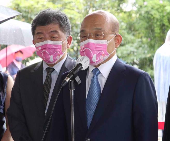 行政院院长苏贞昌（右）和陈时中 （左）。（资料照／赵双杰摄）

