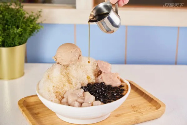 ▲珍想芋见泥秘糖冰╱170元。大甲蜜芋头、芋泥汁、芋泥球、芋圆和秘糖粉圆，4种不同芋头口感一次收集。(图/行遍天下提供)
