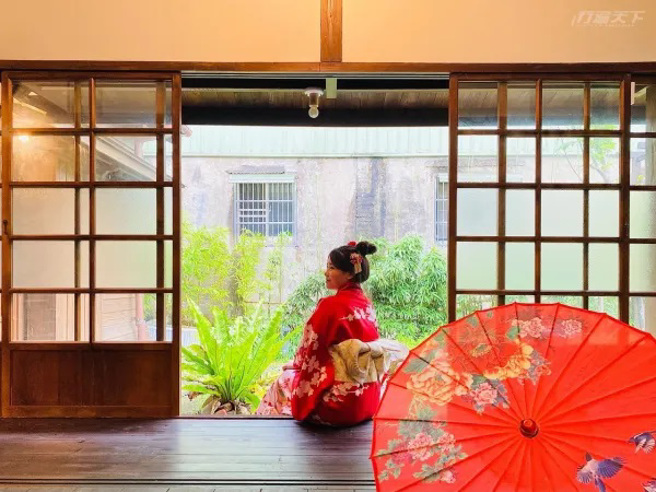 ▲参加东村宿舍的和服体验，可以在宿舍内外尽情拍照。(图/行遍天下提供)
