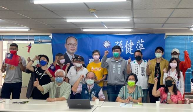 2022九合一大选即将到来，有意参选高雄市长的国民党中央委员孙健萍12日下午2时在高雄苓雅区举办首场「高富美城市咖啡会」。（洪浩轩摄）