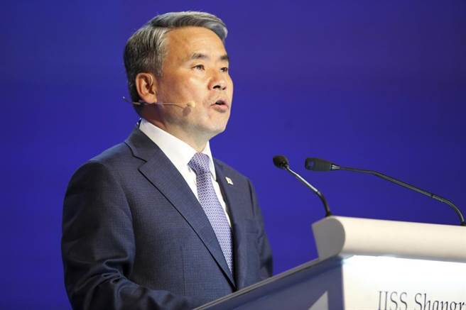 韓國防長李鐘燮12日在香格里拉對話會發表演講。（圖／美聯社）