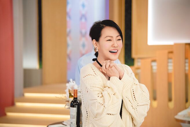 小S收到来自姊夫具俊晔的影片祝福，感动不已。（东森提供）