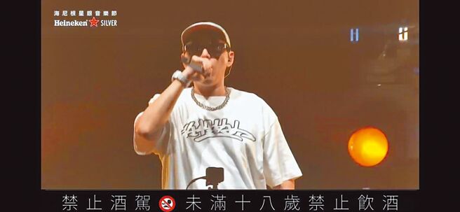 蛋堡昨受邀參加活動開唱，一連獻唱多首夯曲。（海尼根提供）