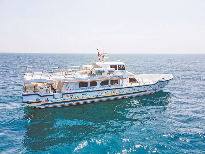 海上游程在城博会期间每日上午10时至晚上10时从基隆港小艇码头至正滨渔港5A码头往返，单程约20至25分钟。（基隆市政府提供）