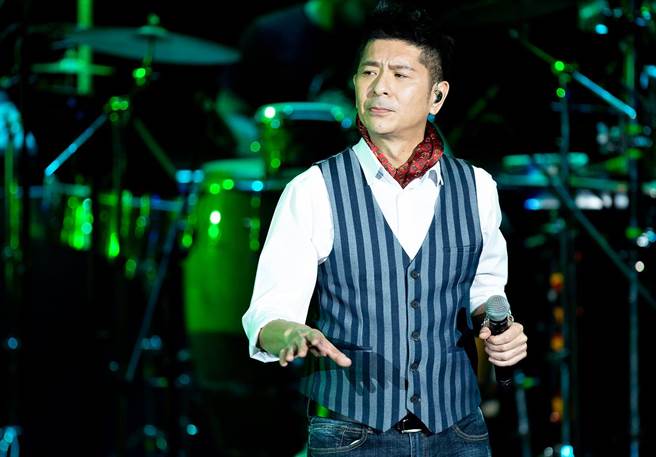 荒山亮发文悼念黄文择老师。（翻摄荒山亮脸书）