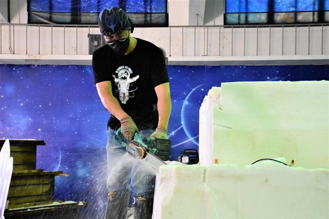 6月16日的盐雕创作参观先衝一波。　图：云嘉南滨海国家风景区管理处／提供
