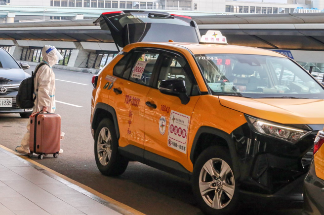 入境檢疫縮短為3+4被網友質疑是在玩文字遊戲，實際上仍然需要在防疫旅館入住長達8晚。（圖／示意圖，記者陳麒全攝影）