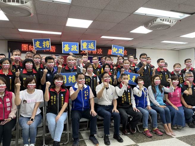 国民党黄国园党部公开力挺张善政。(吕筱蝉摄)