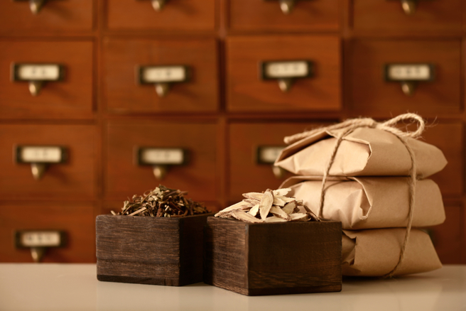 避免染疫转中重症 中医妙招纾解喉咙痛及不适。(示意图/Shutterstock)