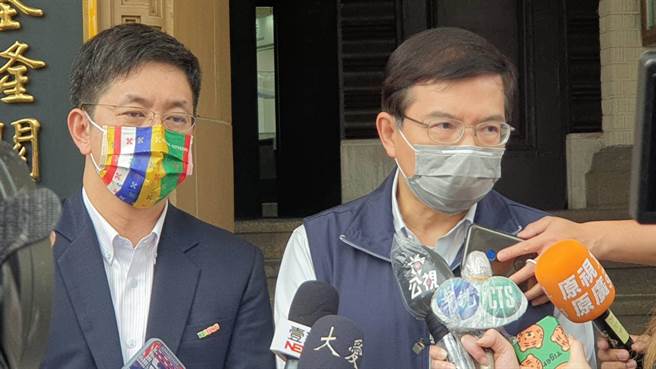 交通部长王国材表示，入境检疫天数改「3＋4」已放宽，目前先用振兴预算做好游程和服务。（陈彩玲摄）