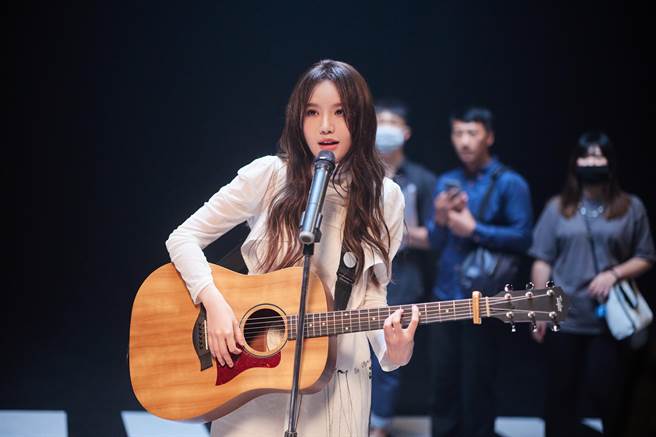 文慧如在新歌MV中還原生命經歷。（華研國際提供）