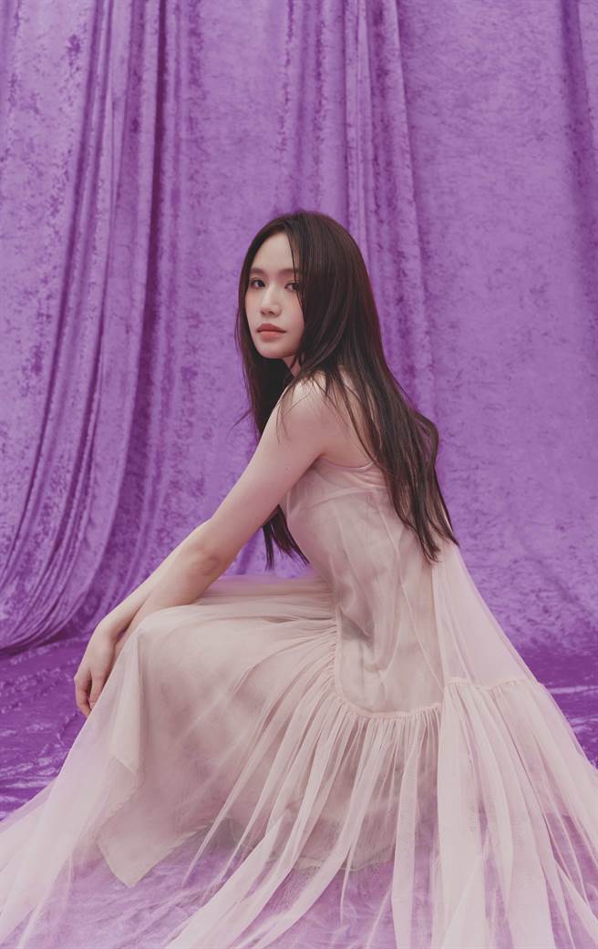 文慧如在新歌MV中還原生命經歷。（華研國際提供）