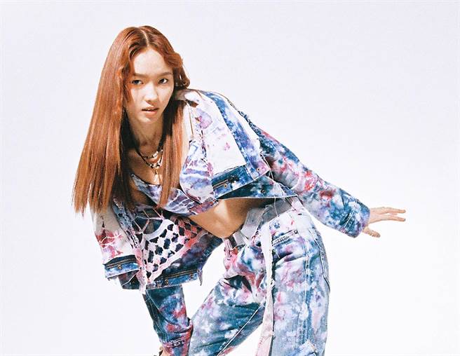 LÜCY推出首张同名专辑《LÜCY》。（晚安岛提供）