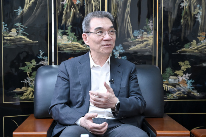 林毅夫认为防疫政策要坚持「动态清零」，但要做到科学、有效，而非滥用权力层层加码。保持一定的增长速度，则是经济工作应该有的底线。（图／中新社）