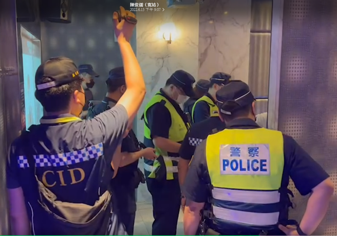 林口分局为防制聚眾滋扰事件，于今(13)日19时起与市府各单位进行联合稽查并持续规划威力扫荡临检勤务。(林口分局提供)