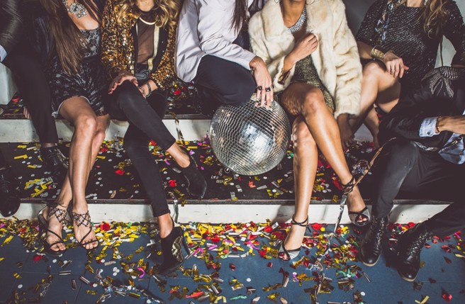 这类型活动能够凑到上百人十分不容易，全程以匿名进行。
(示意图／shutterstock)