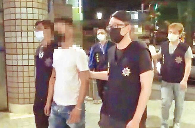 24歲張姓主嫌為催討150萬元賭債，將廖姓被害人等3人押走，警方循線逮捕依恐嚇取財、妨害自由等罪函送法辦。（翻攝畫面／李文正台北傳真）