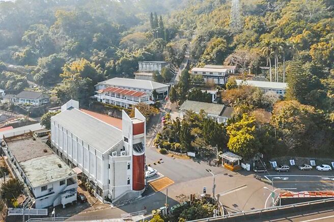 苗栗县文化观光局将在暑假期间，办理4天3夜的文化资产探究体验工作营，让民眾住在修復完成的出磺坑日式宿舍中。（苗栗县政府提供／李京升苗栗传真）