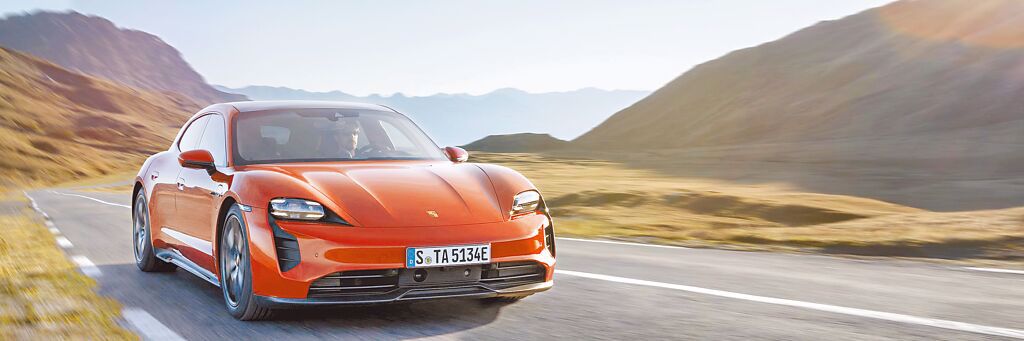 Porsche Taycan GTS外觀與內裝設計皆獨具特色，售價579萬元起。（台灣保時捷提供）
