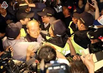 「800壯士」反年改闖國會襲警打記者  吳斯懷判決結果出爐