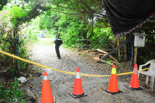 花莲秀林乡一名男子日前身中多刀惨死菜园，凶嫌桃三天躲士林宫庙抓到了。(中时资料库)