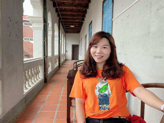 高市議員李雅靜指出，自己曾在6月7日提醒過衛生局，並於10日針對決標瑕疵提出質疑，最後得標廠商「大鑫資訊公司出事了」。她今天再提出5點質疑，要求高市府說明釋疑。（柯宗緯翻攝）