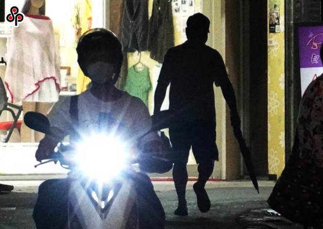 劳动部近日修正该要点，并新增领取就业保险法的职业训练生活津贴，预计今年9月开办的失业劳工子女就学补助就可以适用。（报系资料照）