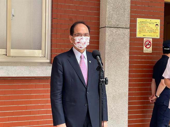 立法院长游锡堃今（14日）在立法院受访时改口称，「我没有这样讲，讲得不够清楚！」是看媒体报导得知。（叶书宏摄）