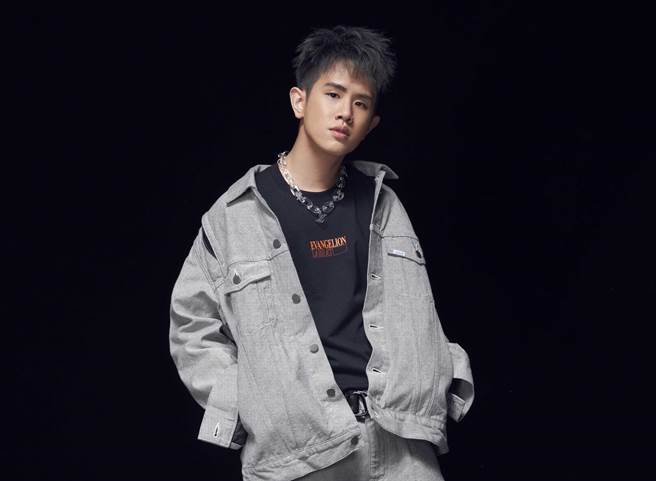 萧易恩IAN99《社畜三部曲》为上班族发声（ONELEADER提供)