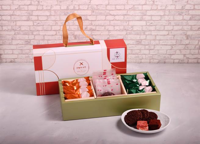 后妈家经典自选礼盒包含各式糕饼，大人小孩都喜欢。（后妈家提供）