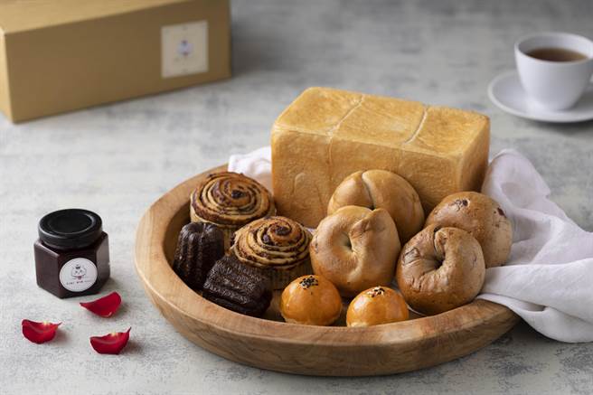 后妈家因应疫情诞生「幸福一整天宅配箱」。（后妈家提供）