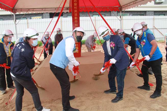 金门金寧乡后盘村民活动中心今(14)日动土，成为该乡继安岐、后湖社区活动中心之后，第3座动工新建的村民活动中心。（金寧乡公所提供）