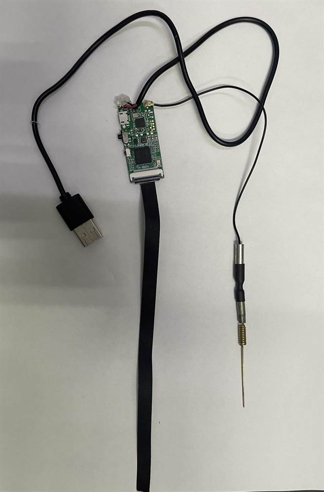 高雄一间摩铁被住宿旅客发现有装设针孔，警方已逮到涉案人。（翻摄照片／高雄洪靖宜传真）